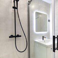 salle de bain suite dolce vita paris location appartement paris