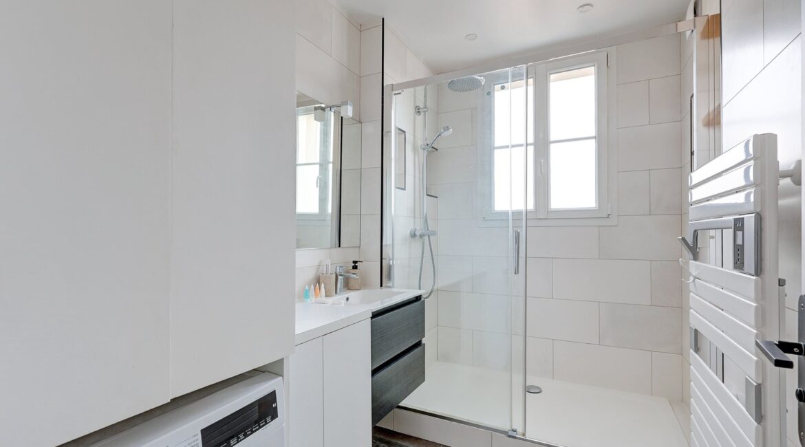 Salle de bain salle de bain suite modern art paris location appartement paris