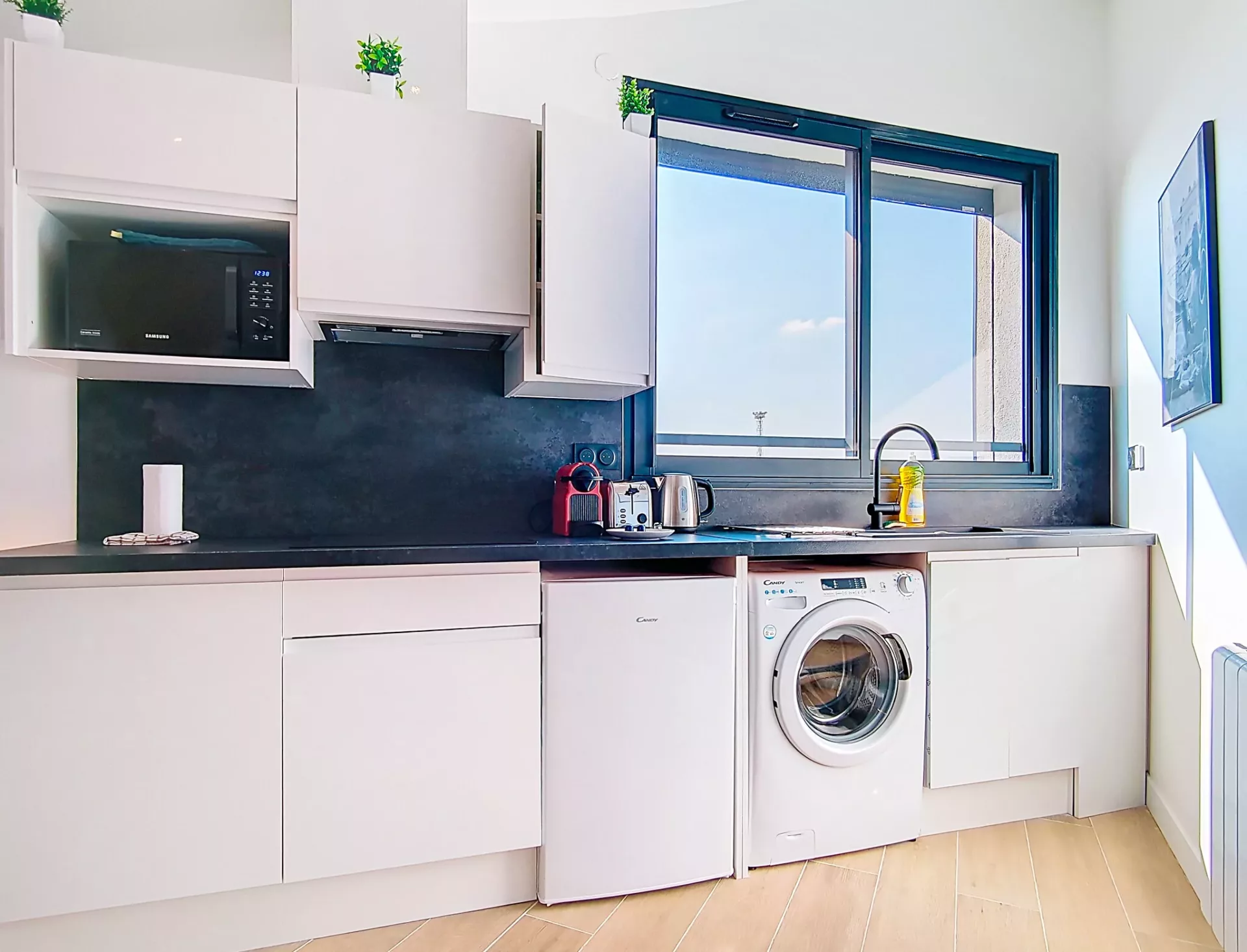 loc smart appart hotel argenteuil sweet home cuisine vue fenetre 04 loc smart appart hotel argenteuil sweet home cuisine vue fenetre 04