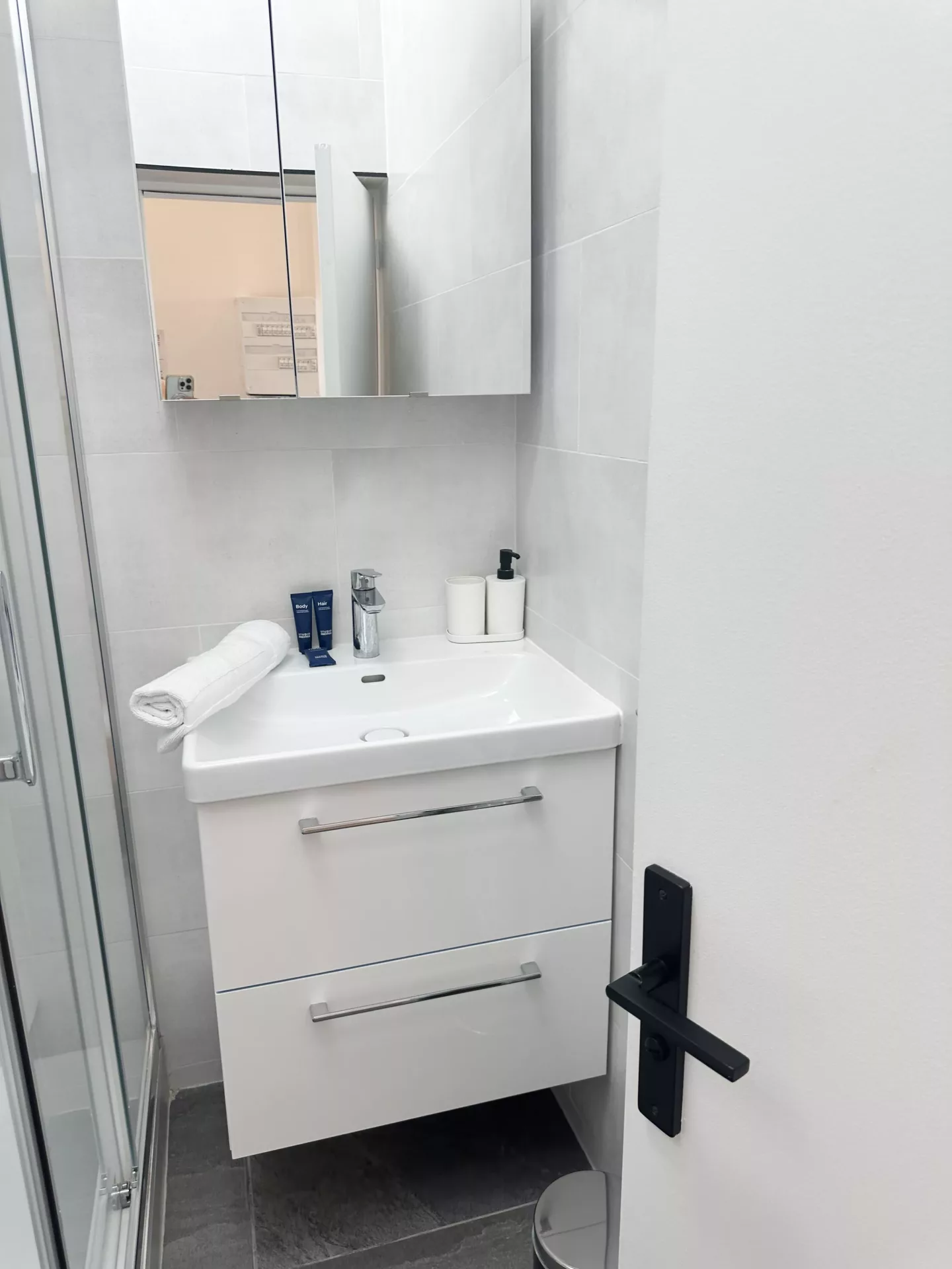 loc smart appart hotel argenteuil sweet home salle de bain vasque 07 loc smart appart hotel argenteuil sweet home salle de bain vasque 07